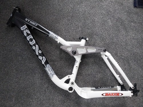 Kona stinky frame 26er - -,