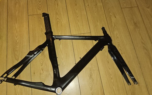 Planet stealth carbon road - planet,